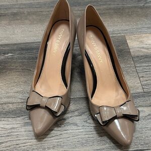 Women's Taupe Bow Heels